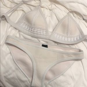 White triangl bikini set